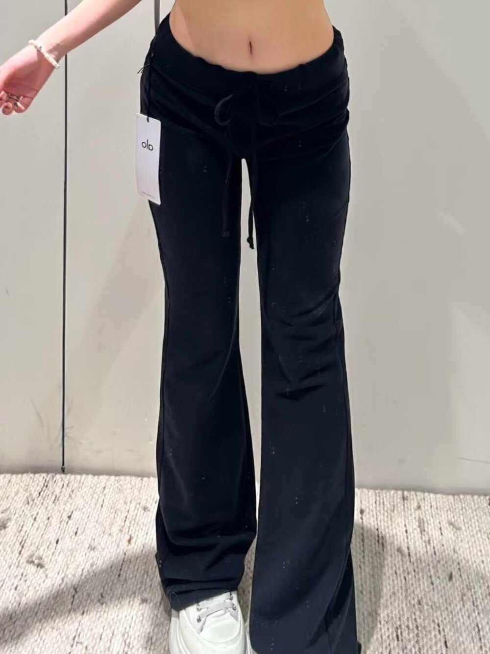 🤹‍♂️NWT 💥Alo Yoga Airbrush High-Waist Bootcut Legging Black (Regular)